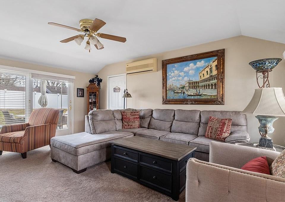 34 Bayberry Ln, East Greenwich, RI 02818 Zillow