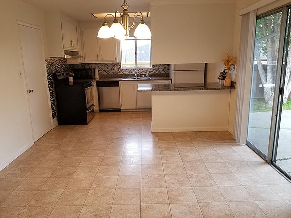 3rd image of 2194 Del Monte Dr