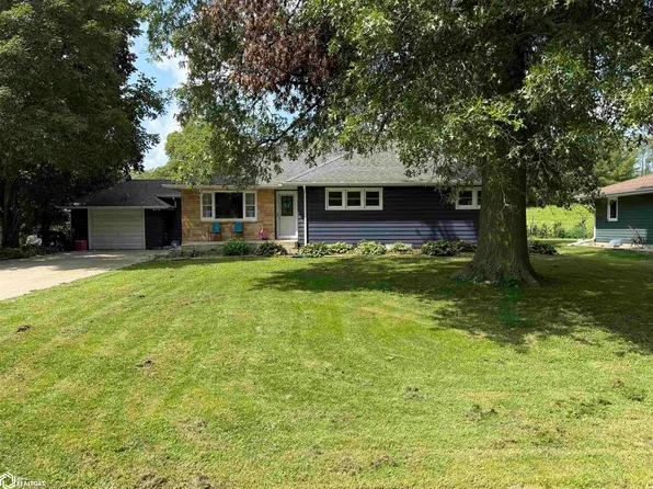 106 E Market St, Steamboat Rock, IA 50672