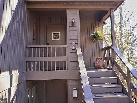 2nd image of 20 Sconti Rdg #402