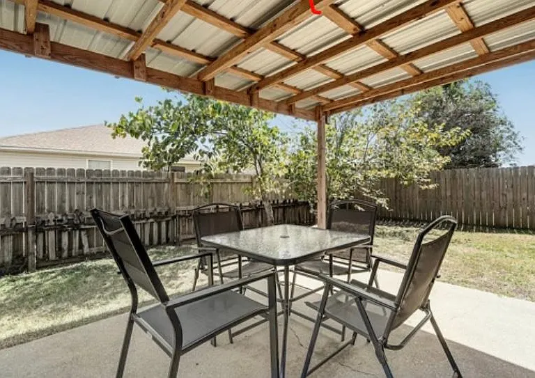 7689 Chablis Cir — Photo 4