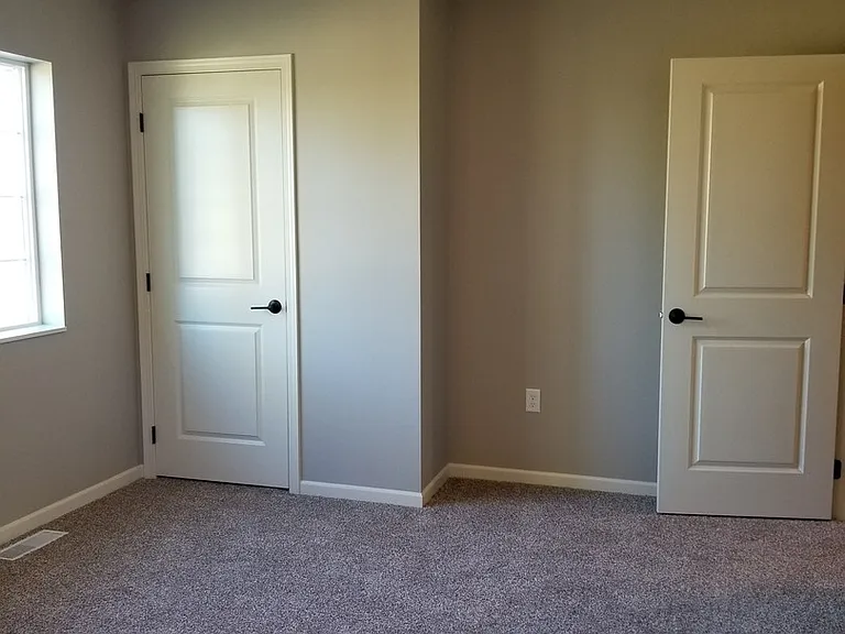 2613-2639 Apache Ct — Photo 16