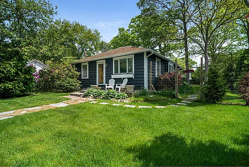 150 Edgemere Dr Photo 1