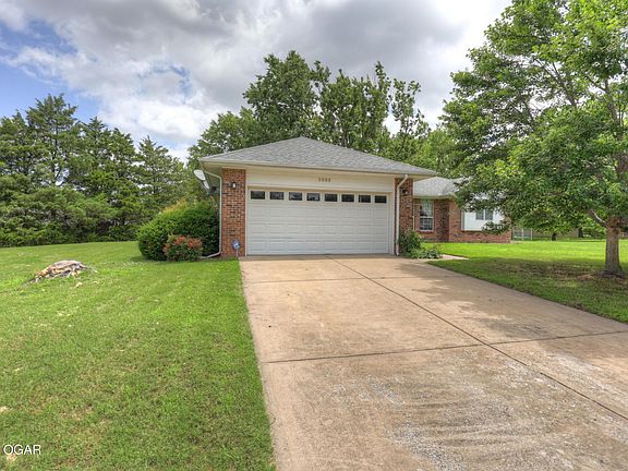 5th image of 2825 Jamestown Cir