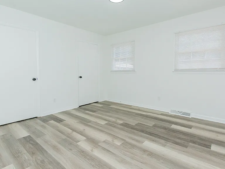 200 Greenbriar Rd — Photo 8