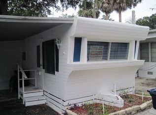 25 Lake Ave, Tavares, FL 32778