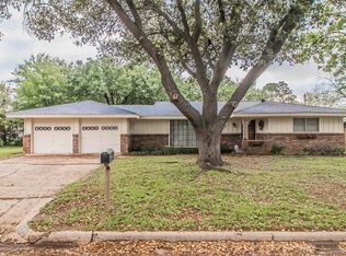 1132 Mason Dr, Hurst, TX 76053