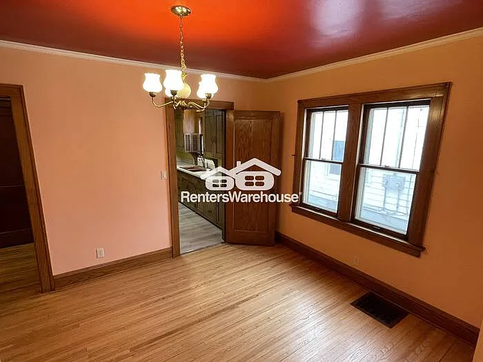 826 1st St NW — Photo 4