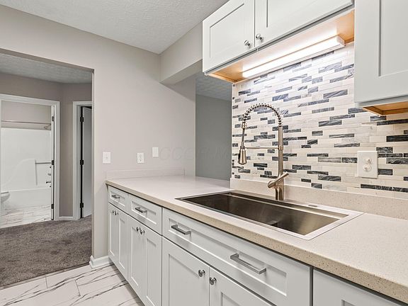 5th image of 3941 Karl Rd APT 319