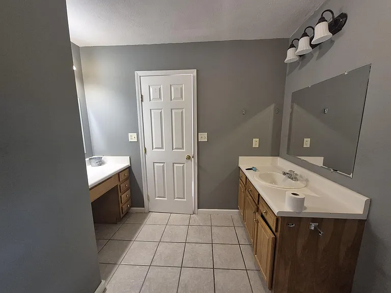 712 Michael Dr — Photo 16