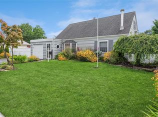 68 Connecticut Ave, Massapequa, NY 11758