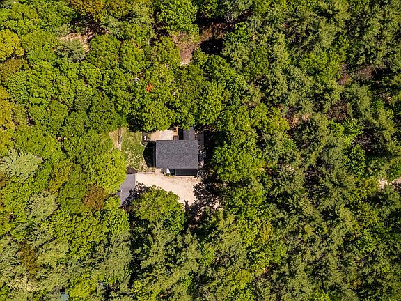 3rd image of 338 Middleton Road