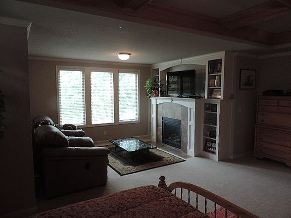 3rd image of 16856 Bluejacket St