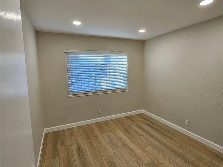 16630 Shenandoah Ave — Photo 19
