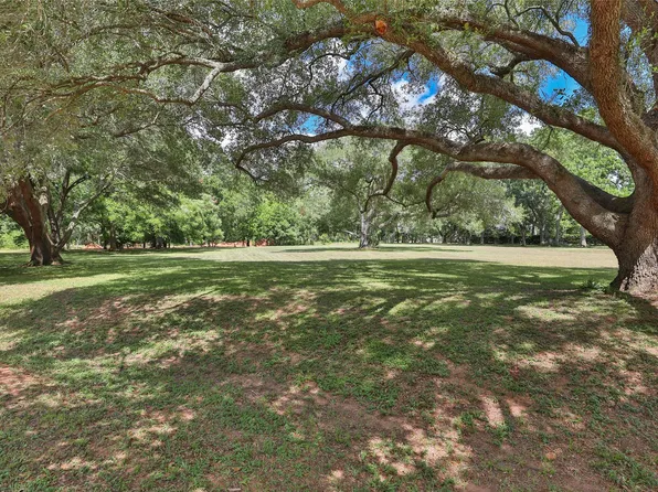 8518 Tanager Ct, Missouri City, TX 77459
