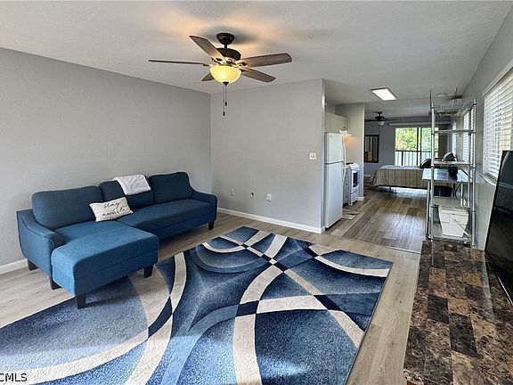 4th image of 8061 Country Rd Unit 202