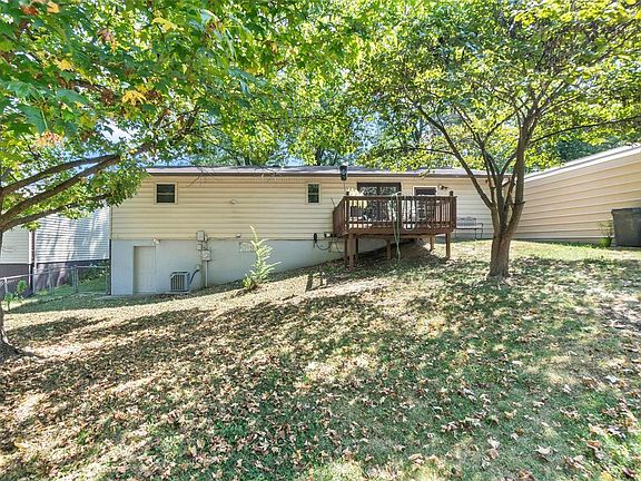 5th image of 213 S Forester Dr