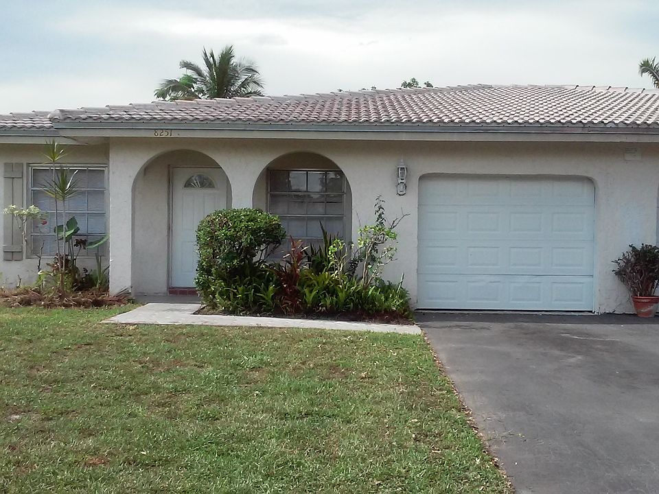 Attached Garage