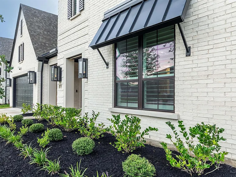 4318 Driftrose Dr — Photo 7