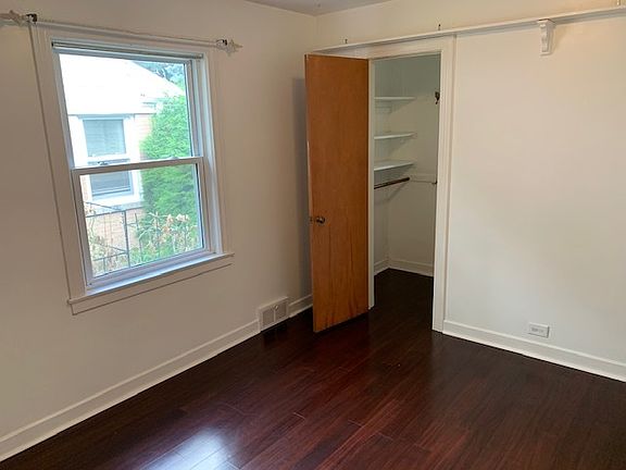 3rd image of 4919 Estes Ave