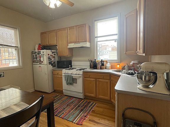 5th image of 852 W Buckingham Pl #1AR