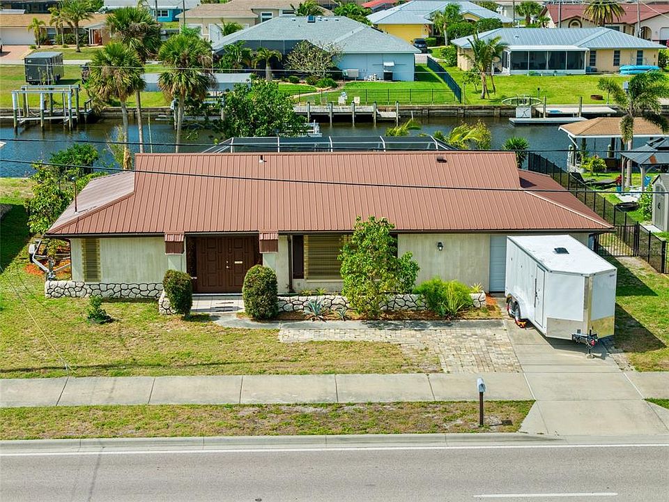 1st image of 21169 Edgewater Dr