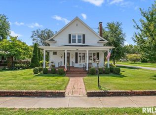 706 Monroe St, Pawnee, IL 62558