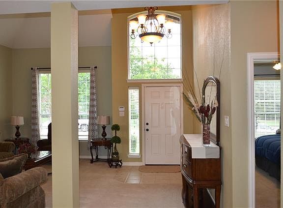 3rd image of 1628 Clarke Springs Dr