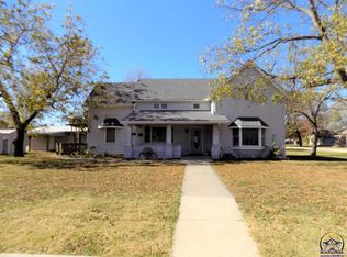 502 S 7th St, Burlington, KS 66839