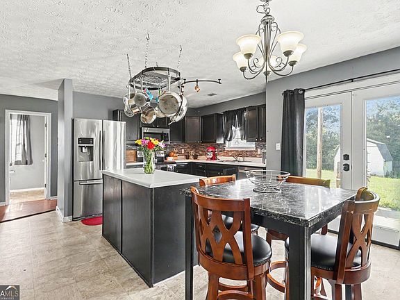 3rd image of 794 Baskins Cir