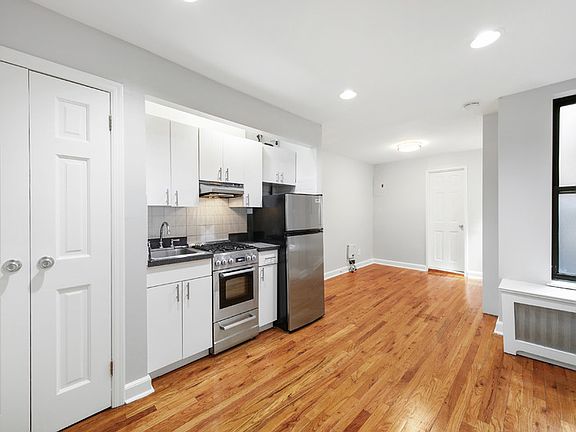 3rd image of 324 E 61st St