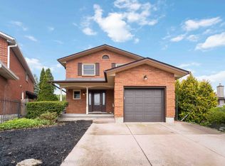 10 Donegel Pl, Hamilton, ON L9A 4Z6