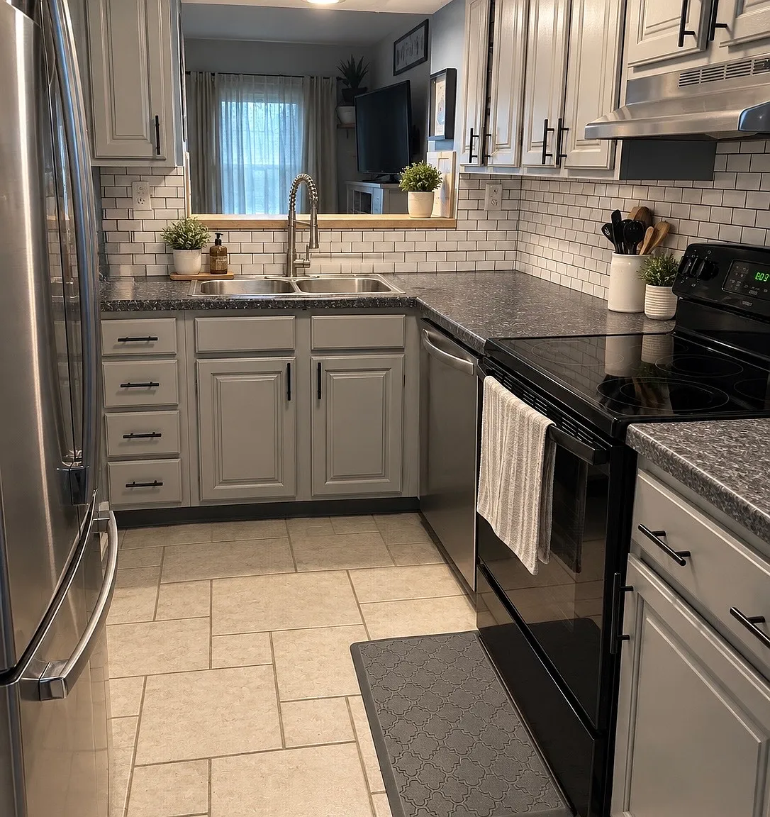 2 bed, 1.5 bath, 1292 sqft, $1,495 — Photo 1