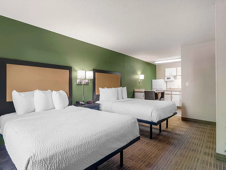Studio Suite - 2 Full Beds