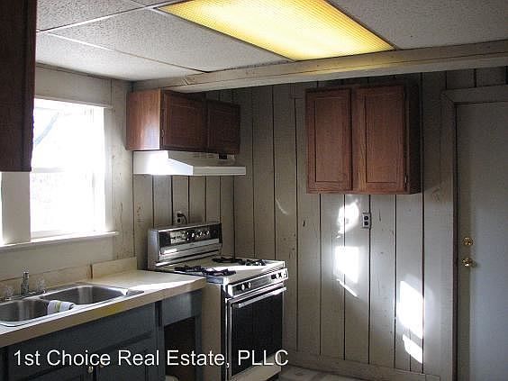 2nd image of 413 Paris Ave