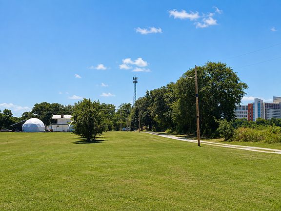 4th image of 10896 Rogers Rd