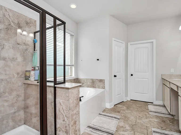 24723 Heirloom Ln — Photo 14