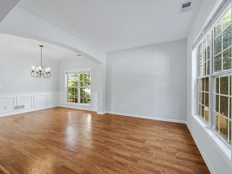 290 Clairidge Ln — Photo 6