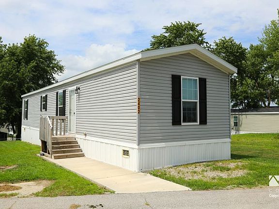 3rd image of 2343 Dogwood St #970