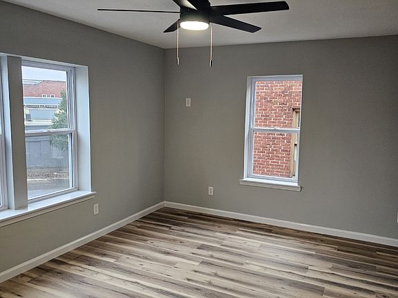 4th image of 148 Park Ln #27