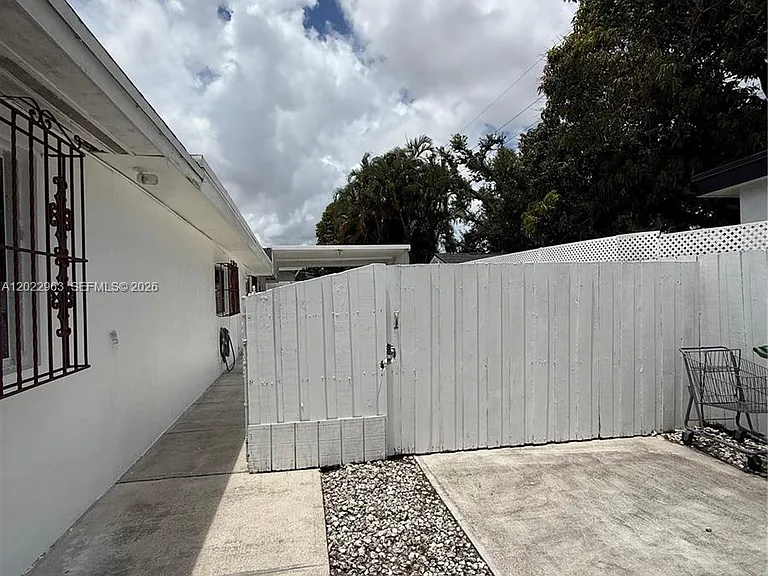 1046 NW 33rd Ave #BACK — Photo 21