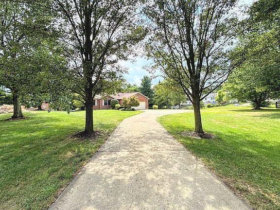 3rd image of 10193 Cedarwood Dr