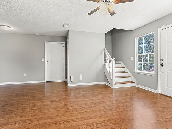 4th image of 3141 W Point Cir