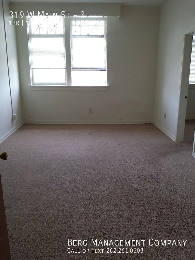 One Bedroom Downtown Waukesha — Photo 3