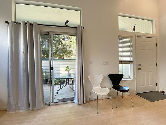 Living room & patio