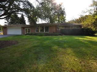 W161N6268 Claremore Cir, Menomonee Falls, WI 53051