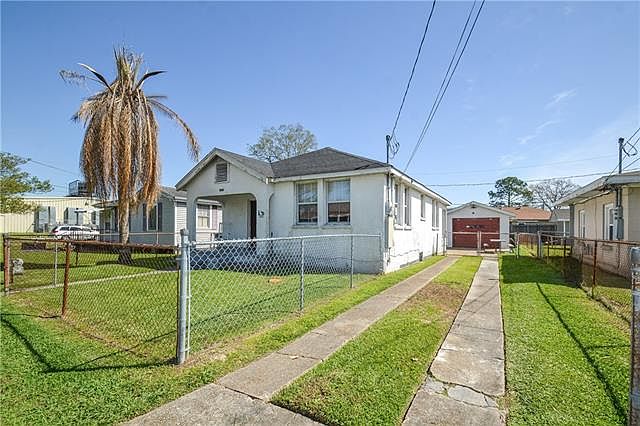 1st image of 1005 Farrington Dr