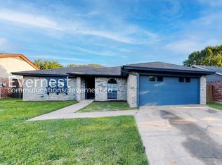 1800 Willow Vale Dr, Fort Worth, TX 76134