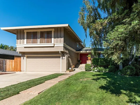 3035 Heirloom Way, Sacramento, CA 95826