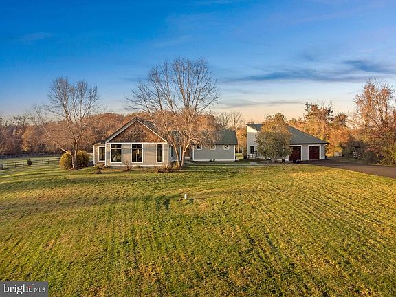 3rd image of 4217 Sundown Rd